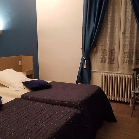 Hotel Ronsin Fresnay-sur-Sarthe エクステリア 写真