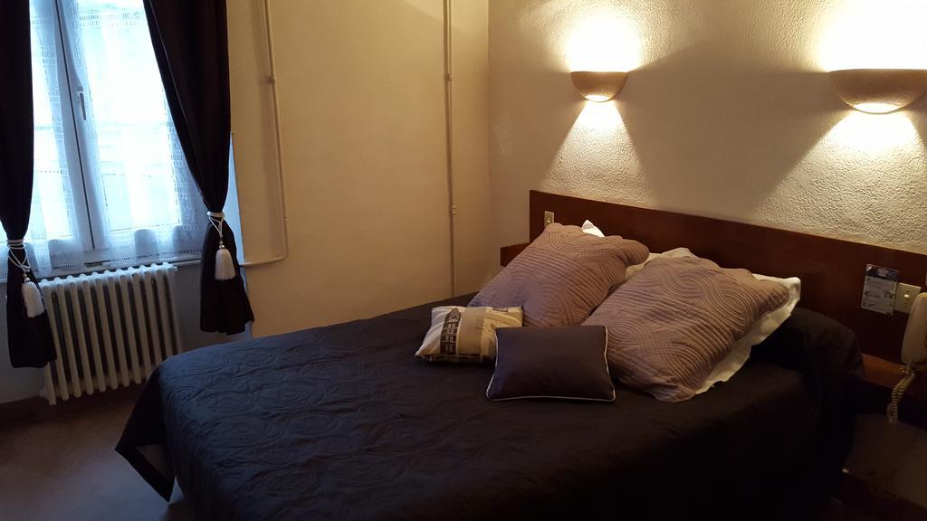 Hotel Ronsin Fresnay-sur-Sarthe エクステリア 写真