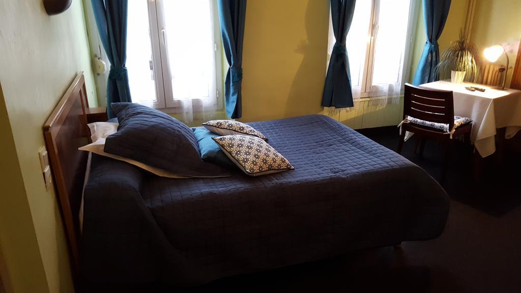 Hotel Ronsin Fresnay-sur-Sarthe エクステリア 写真