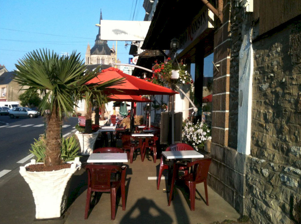 Hotel Ronsin Fresnay-sur-Sarthe エクステリア 写真