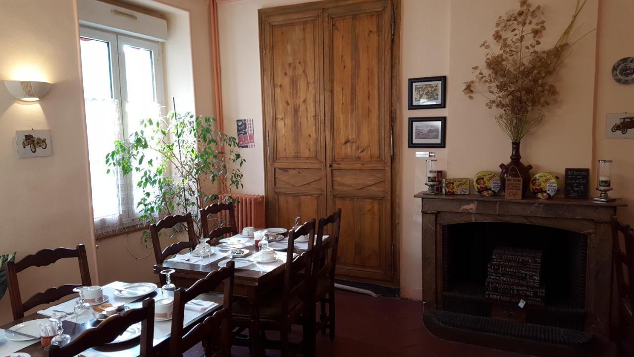 Hotel Ronsin Fresnay-sur-Sarthe エクステリア 写真