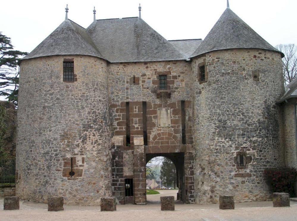 Hotel Ronsin Fresnay-sur-Sarthe エクステリア 写真
